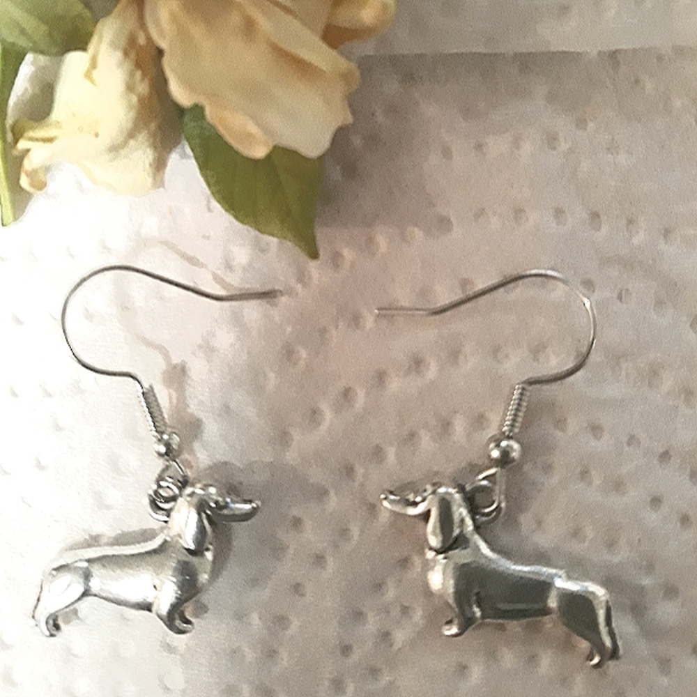 Dachshund Doxie Dog Earrings Silver Pet Pierced Vet Rescue Support Dog Gift NEW
